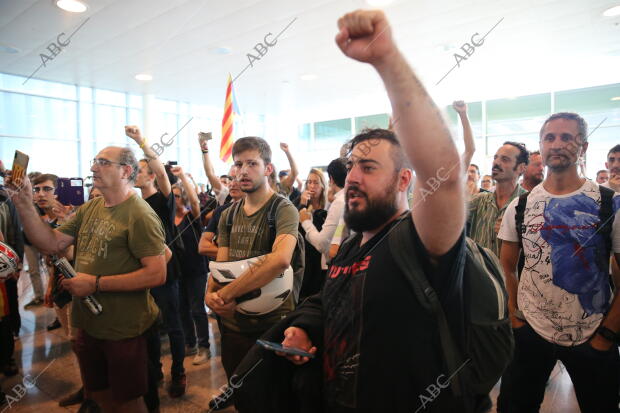 Reacciones independentistas en el aeropuerto Josep Tarradellas Barcelona-El Prat...