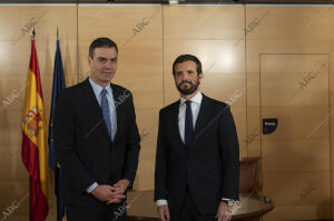 Reunión de Pedro Sánchez y Pablo Casdo en el congreso de los Diputados