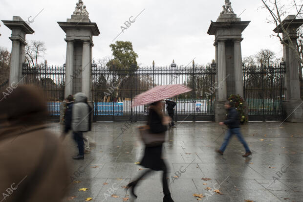 Cierran el parque de El Retiro por fuertes vientos