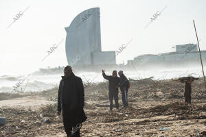 Estado como ha quedado la playa de la Barceloneta después del temporal Gloria