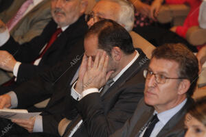 El ministro José Luis Ábalos y Alberto Núñez Feijóo en la entrega del Premio...