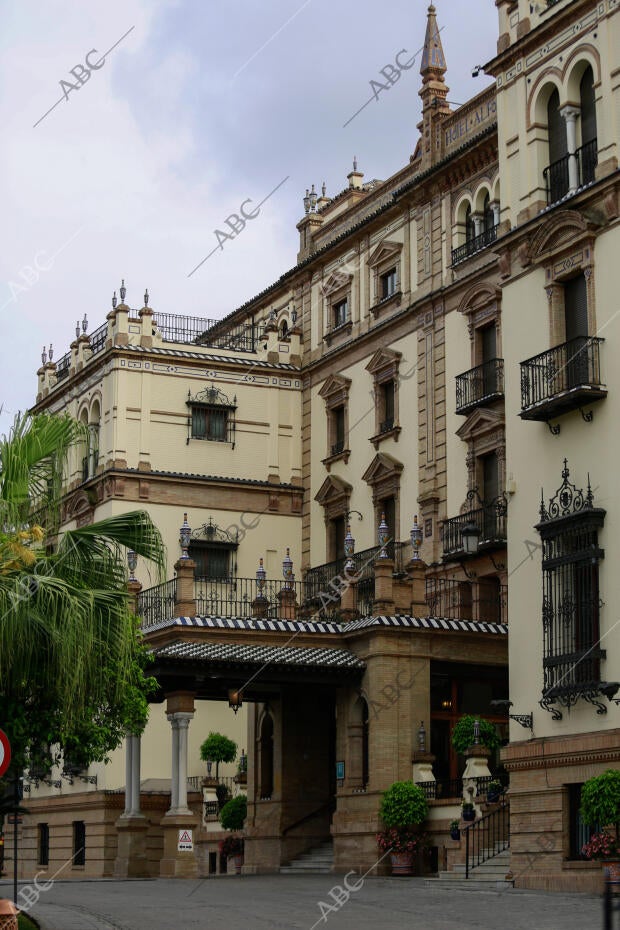 El hotel Alfonso XIII cierra debido al decreto de estado de alarma y la...