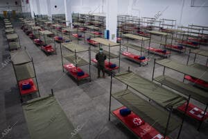 Imagen del Ejército en Montjuic en el hospital de campaña para personas sin...