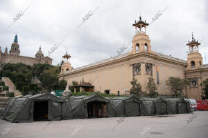 Imagen del Ejército en Montjuic en el hospital de campaña para personas sin...