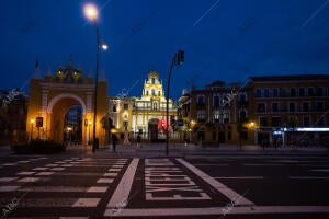 Foto del entorno de la Basílica de La Macarena y la Resolana vacía, para comprar...