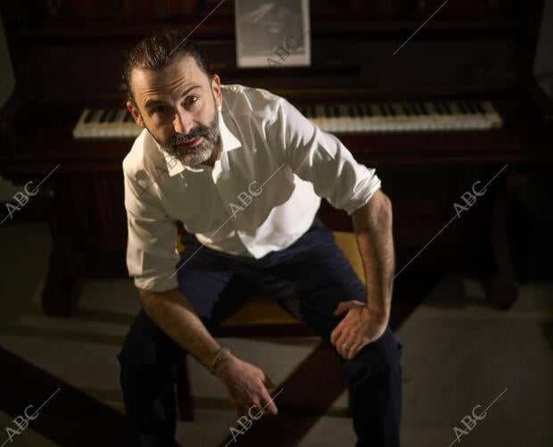 Entrevista a Javier Limón, compositor, guitarrista y productor