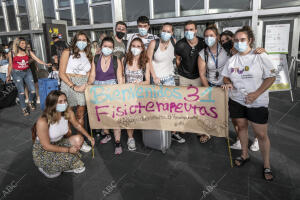 Llegada de los jóvenes retenidos en Malta por un positivo Covid 19 en el avión...