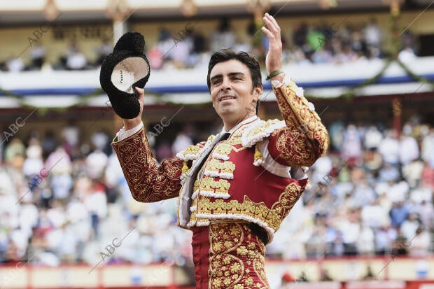 Miguel Ángel Perera toreando en la plaza de Cuatro Caminos, donde cosechó un...