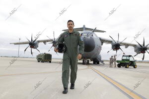 Entrevista con el capitán José Fernández Prados en la Base Aérea junto a las...