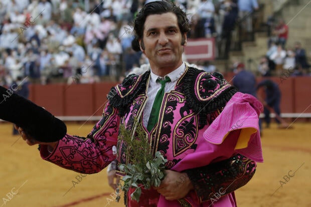 Corrida de toros de la Feria de San Miguel, celebrada en La Maestranza, para los...