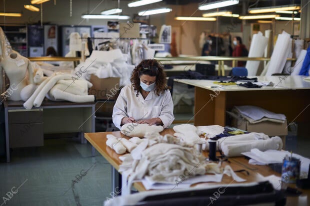 Visita a los sótanos del Museo donde se encuentran los almacenes y los talleres...