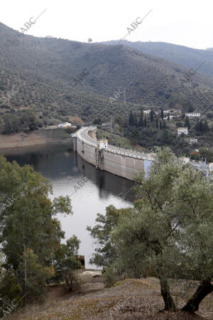 Reportaje embalse, sequia, presa, pantano de Guadalmellato