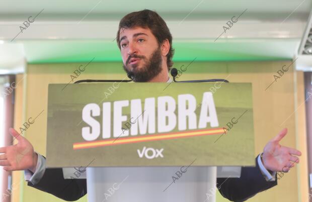 El candidato de Vox a la presidencia de la Junta de Castilla y León, Juan García...