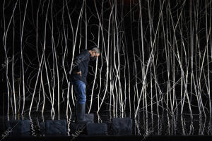 Segundo ensayo en el escenario con la escenografía de Álex Ollé