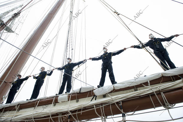 Reportaje del barco Juan Sebastián de Elcano en el puerto de Barcelona