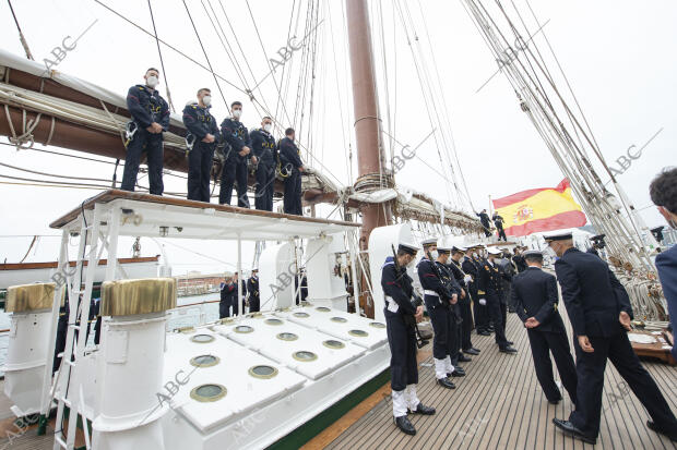 Reportaje del barco Juan Sebastián de Elcano en el puerto de Barcelona