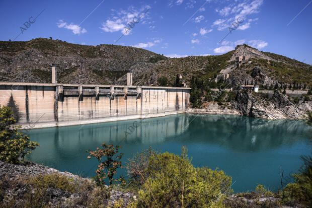 Reportaje de sequia en el embalse de Buendía, en la provincia de Cuenca