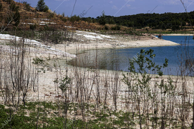 Reportaje de sequia en el embalse de Buendía, en la provincia de Cuenca