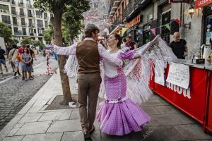 Chulapos en las fiestas de San Cayetano en la Plaza del Cascorro