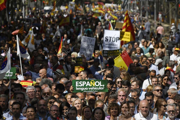 Manifestación en defensa del español en las aulas de Cataluña organizada por...