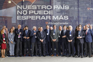 Foto de familia de los asistentes a la celebración del VI <strong>acto</strong>...