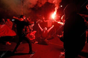 Simpatizantes de la Selección de Marruecos festejan la victoria frente a España