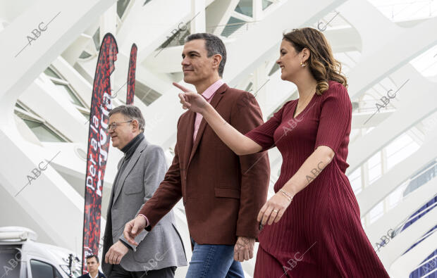 Pedro Sánchez, Sandra Gómez y Ximo Puig