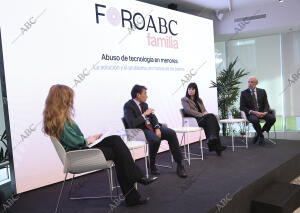 Foro Abc Familia 'abuso de tecnología en Menores', con Luis Martínez-Abarca...