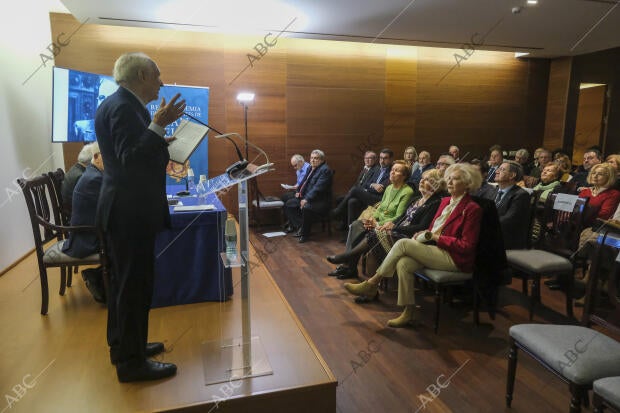 Andrés Amorós toma posesión como académico de la Real Academia de Bellas Artes...