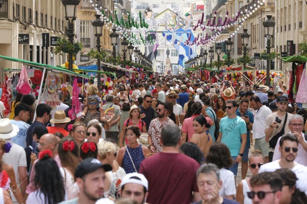 Comienzo de la Feria. Centro calle Larios