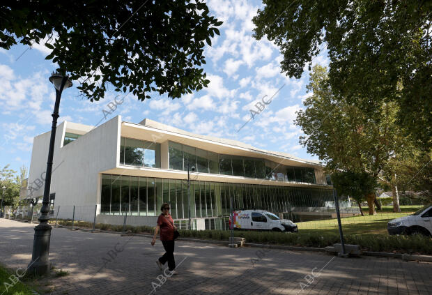 Edificios terminados sin uso. Biblioteca pública del Estado