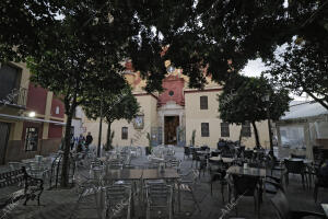 Veladores en la plaza de santa Ana