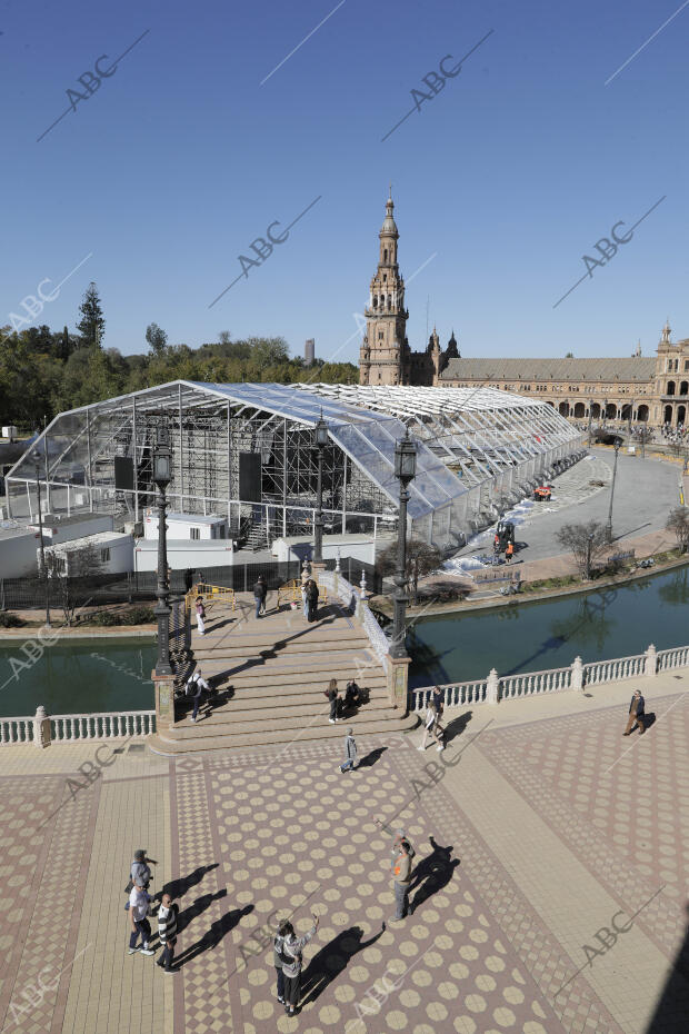 00 metros cuadrados en la Plaza de España para celebrar la Santalucía Universal...