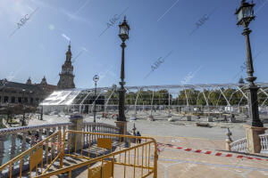 00 metros cuadrados en la Plaza de España para celebrar la Santalucía Universal...