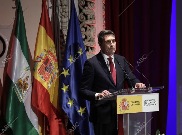 En el salón de actos del palacio de Capitanía General de Sevilla, Pedro...