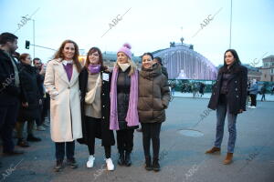 Manifestación feminista 8 M. De izquierda a derecha la ministra Mónica García,...