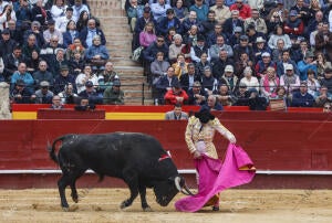 Juan Ortega durante la corrida de toros de la Feria de Fallas