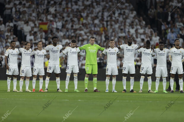 Partido de Liga disputado en el estadio Santiago Bernabéu entre el Real Madrid y...
