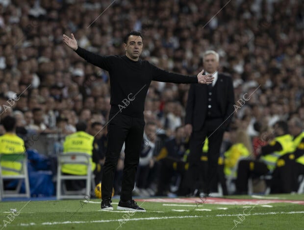Partido de Liga disputado en el estadio Santiago Bernabéu entre el Real Madrid y...