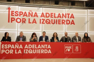 El secretario general del PSOE y presidente del Gobierno, Pedro Sánchez,...