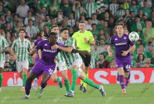 Semifinal de la Conference League disputado en el estadio Benito Villamarín...