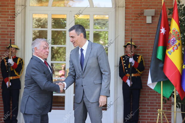 El presidente del Gobierno, Pedro Sánchez, recibe al Rey de Jordania Abdullah II...