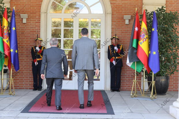 El presidente del Gobierno, Pedro Sánchez, recibe al Rey de Jordania Abdullah II...