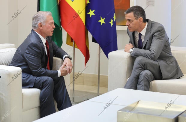 El presidente del Gobierno, Pedro Sánchez, recibe al Rey de Jordania Abdullah II...