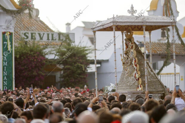 Rosario y procesión de la Virgen del Rocío