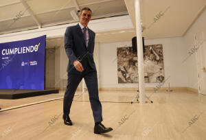 El presidente del Gobierno, Pedro Sánchez, comparece ante los medios de...