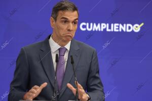 El presidente del Gobierno, Pedro Sánchez, comparece ante los medios de...