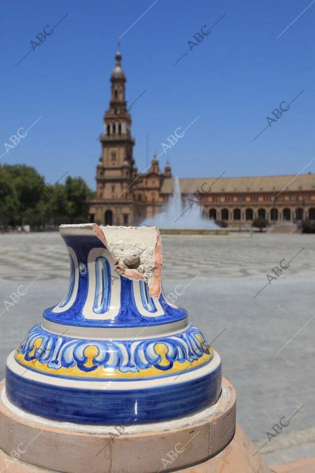 sperfectos en la Plaza de España, en especial en el azulejo de Almería