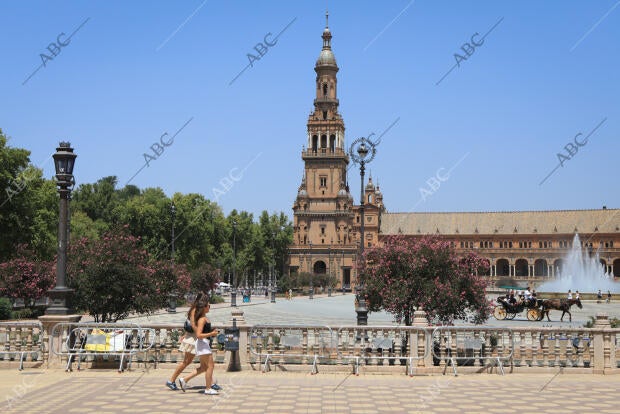 sperfectos en la Plaza de España, en especial en el azulejo de Almería