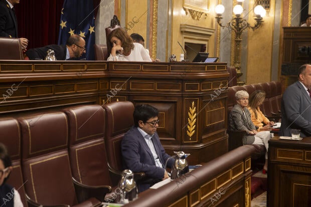 Escaño vacío del diputado del PP Guillermo Mariscal durante la votación de la...